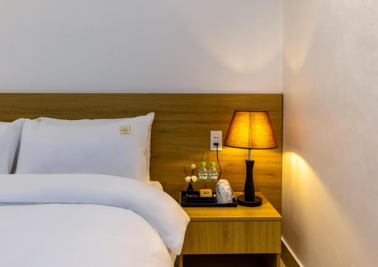 Cat Ba Hongkong Hotel Dong Khe Sau 外观 照片
